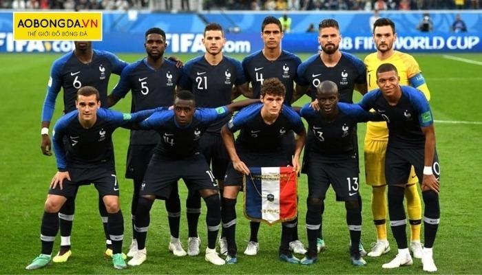 Mẫu áo bóng đá dài tay đẹp của ĐT Pháp