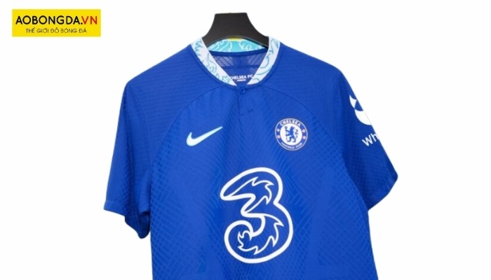 Mẫu áo clb Chelsea mùa giải 2022 sân nhà với màu xanh truyền thống