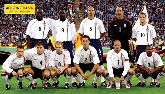 Đồ áo bóng đá World Cup năm 2002 của ĐTQG Anh