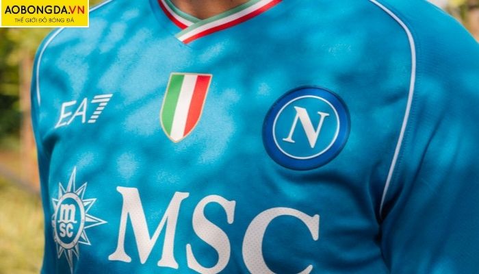 Mẫu áo Napoli sử dụng trên sân nhà mùa giải 2023 - 2024