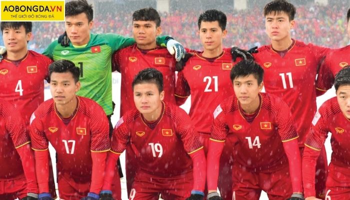 Áo đá bóng WC của Việt Nam ngoài các mẫu trên còn có áo tay dài với nhiều thiết kế mới