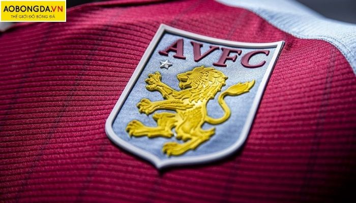 Áo Aston Villa được thiết kế logo khá đặc biệt