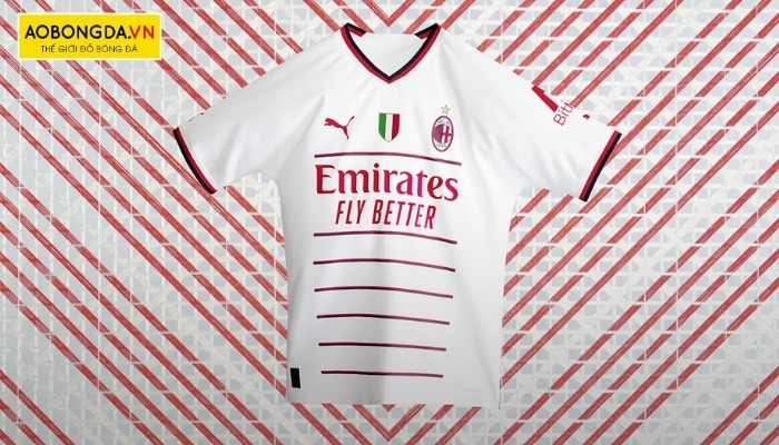 Thiết kế áo bóng đá AC Milan điểm nhấn với viền tay áo màu đen, đỏ