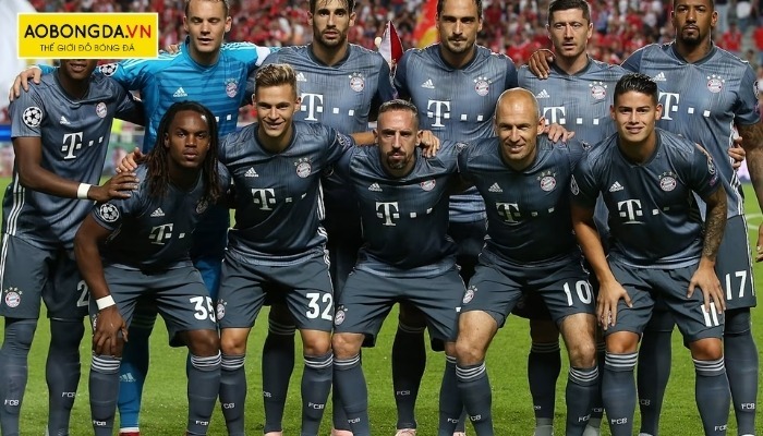 Áo đá banh Bayern Munich sân khách 2020 màu xám cá tính
