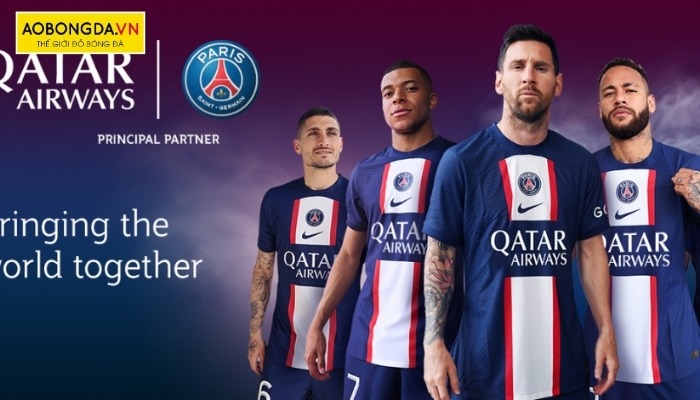 Áo đấu Nike Paris Saint Germain 2022 có thiết kế giống với áo của Tottenham