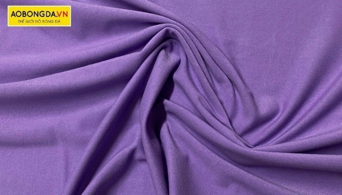 Chất liệu vải may áo Fiorentina dùng vải thun lạnh hoặc vải mè mát mẻ