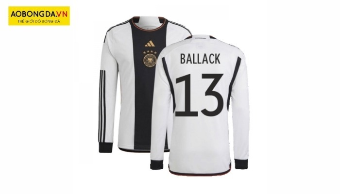 Mẫu áo đá bóng Đức 23/24 màu trắng với bản đen to ấn tượng ở giữa