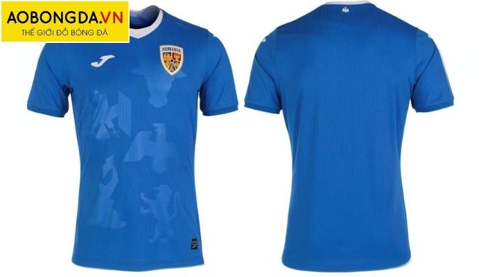Áo bóng đá sân khách Romania với màu xanh dương chủ đạo