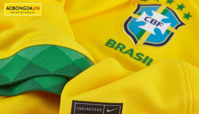 Áo Brazil được làm từ vải thun lạnh và Polyester