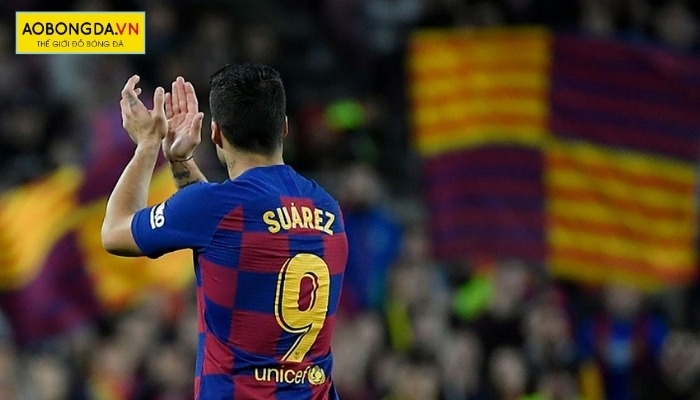 Luis Suárez khoác áo FC Barcelona số 9 
