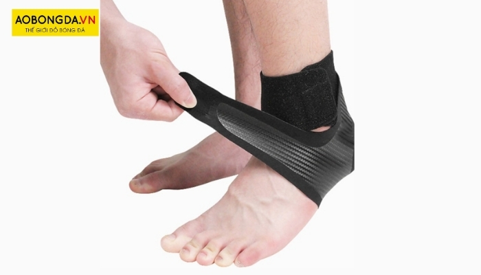 Miếng lót chân bóng đá sẽ bảo vệ phần chân của cầu thủ khỏi lực tác động
