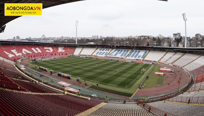 Sân vận động Rajko Mitic có sức chứa lên đến 53.000 chỗ ngồi