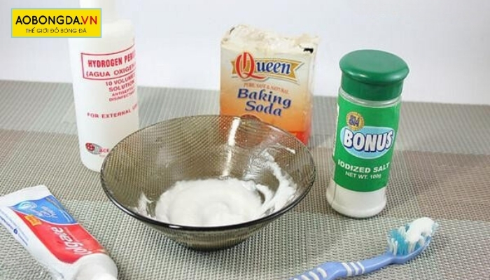 Sử dụng hỗn hợp baking soda + oxy già + nước rửa bát