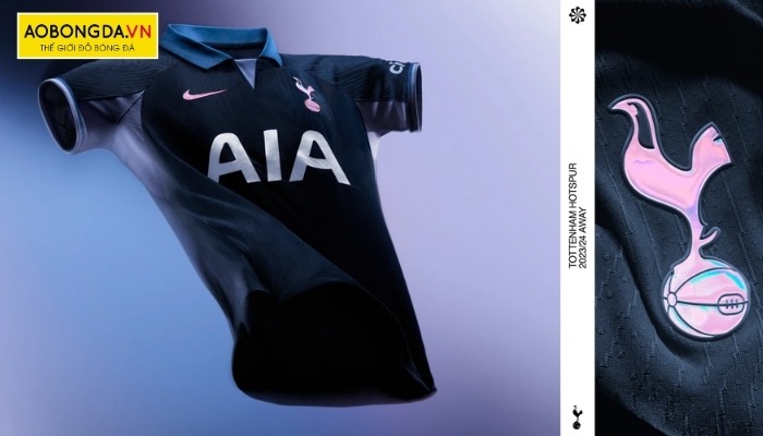 Áo Tottenham 2024 tạo hiệu ứng bắt mắt bởi logo ánh kim