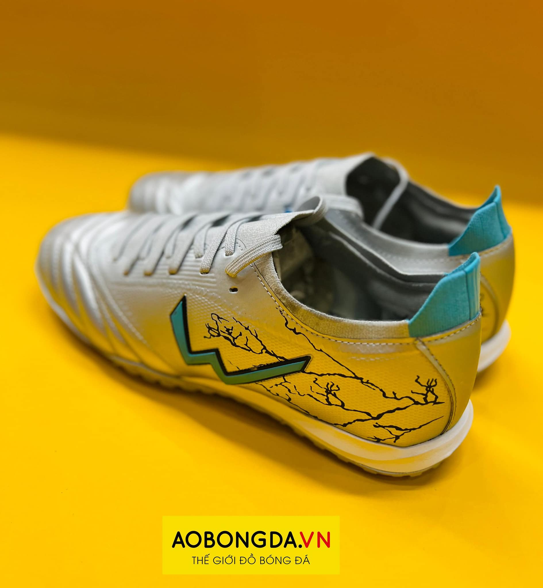 giày đá bóng