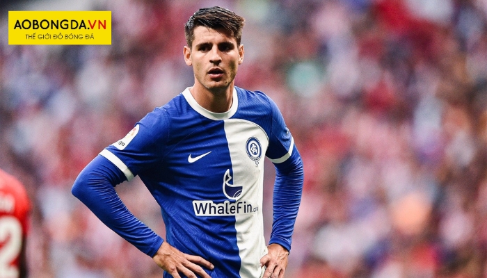 Morata đang mặc áo Atletico Madrid 2023 sân khách