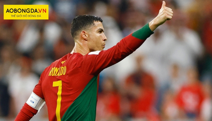 Mẫu áo thi đấu dài tay của Ronaldo