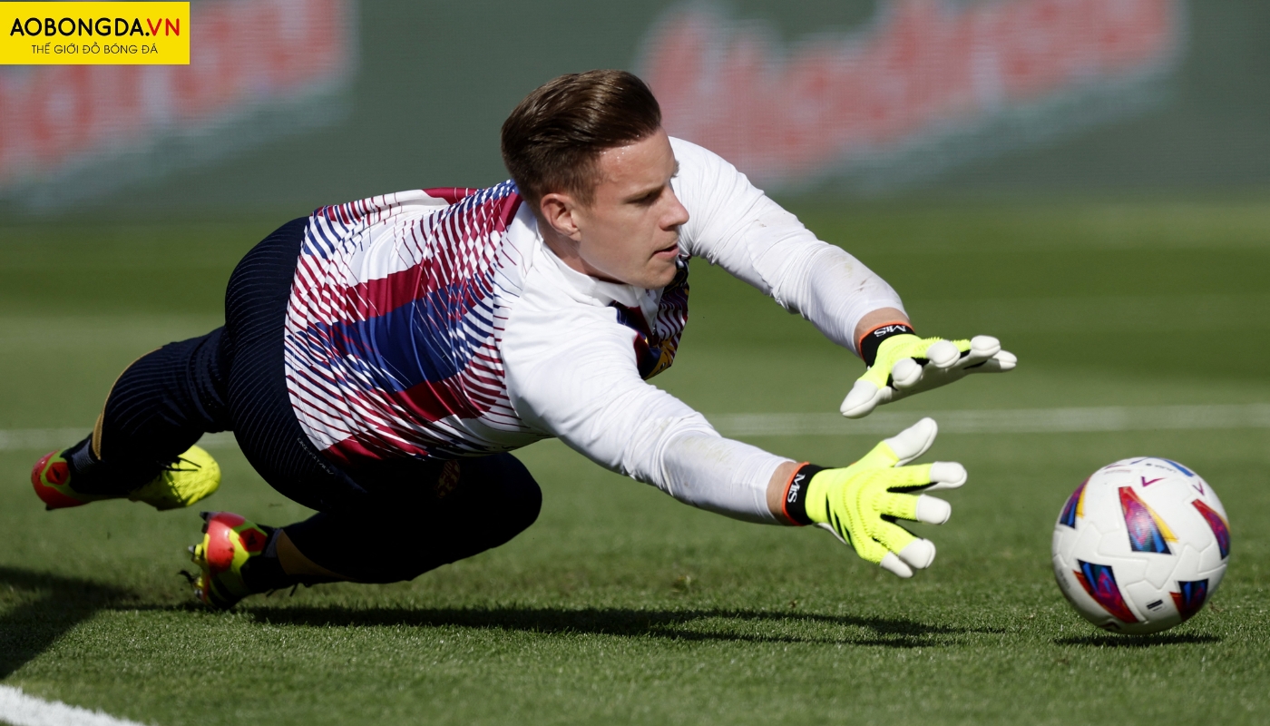 Thủ môn Marc-André ter Stegen trong đội hình ra sân đội tuyển Đức