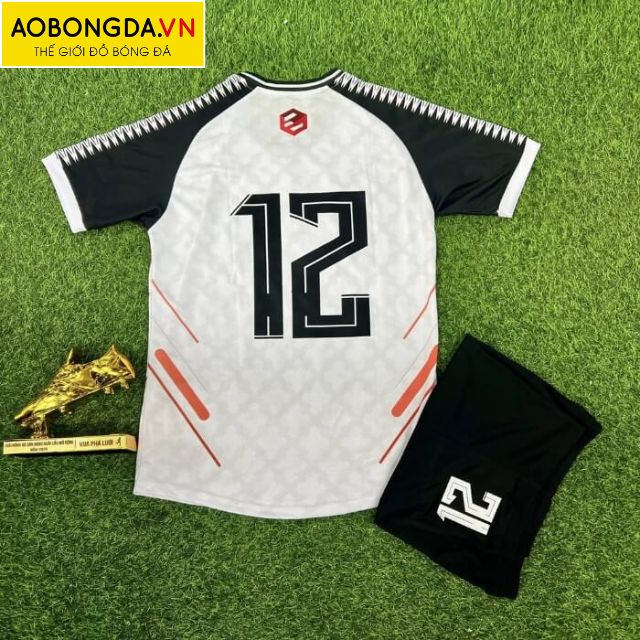 Mẫu áo đá bóng của trẻ em có đầy đủ kích thước 